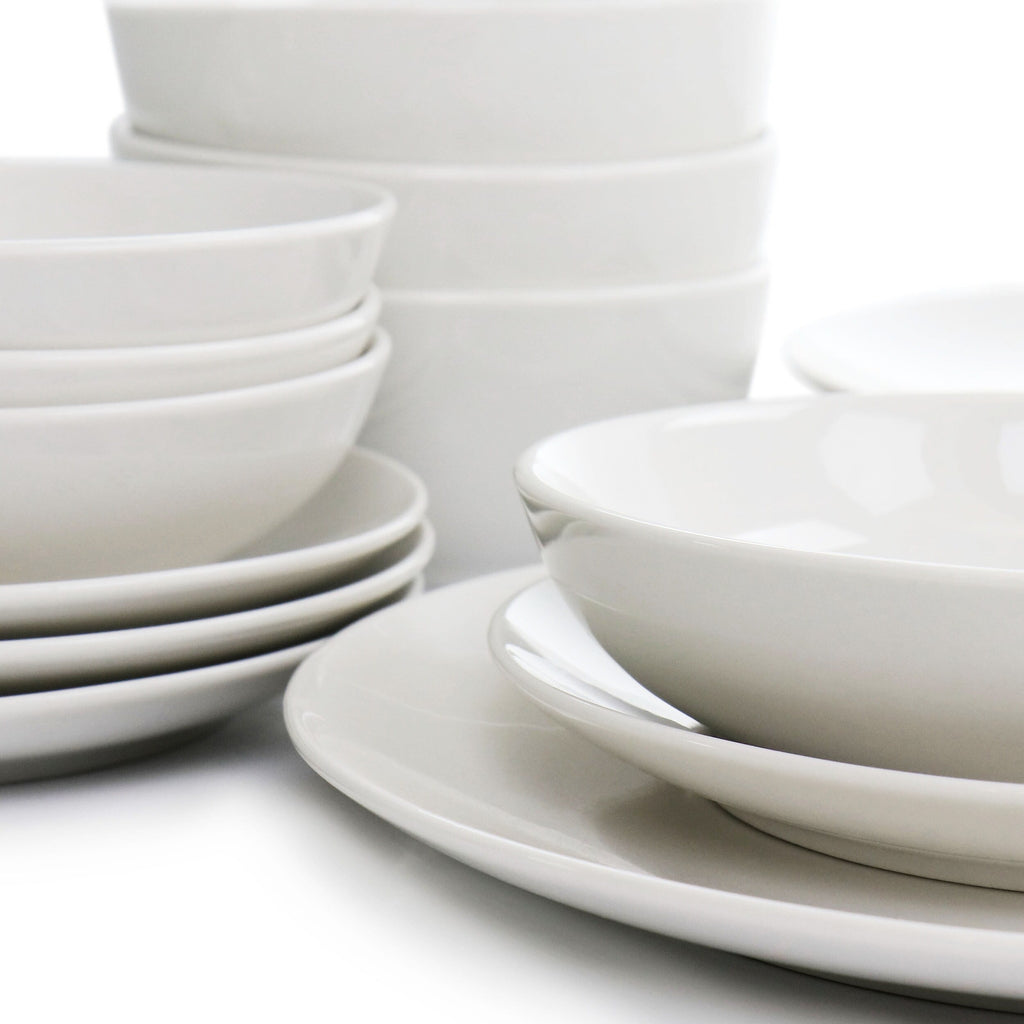 Service de table 16 pièces en porcelaine avec deux bols