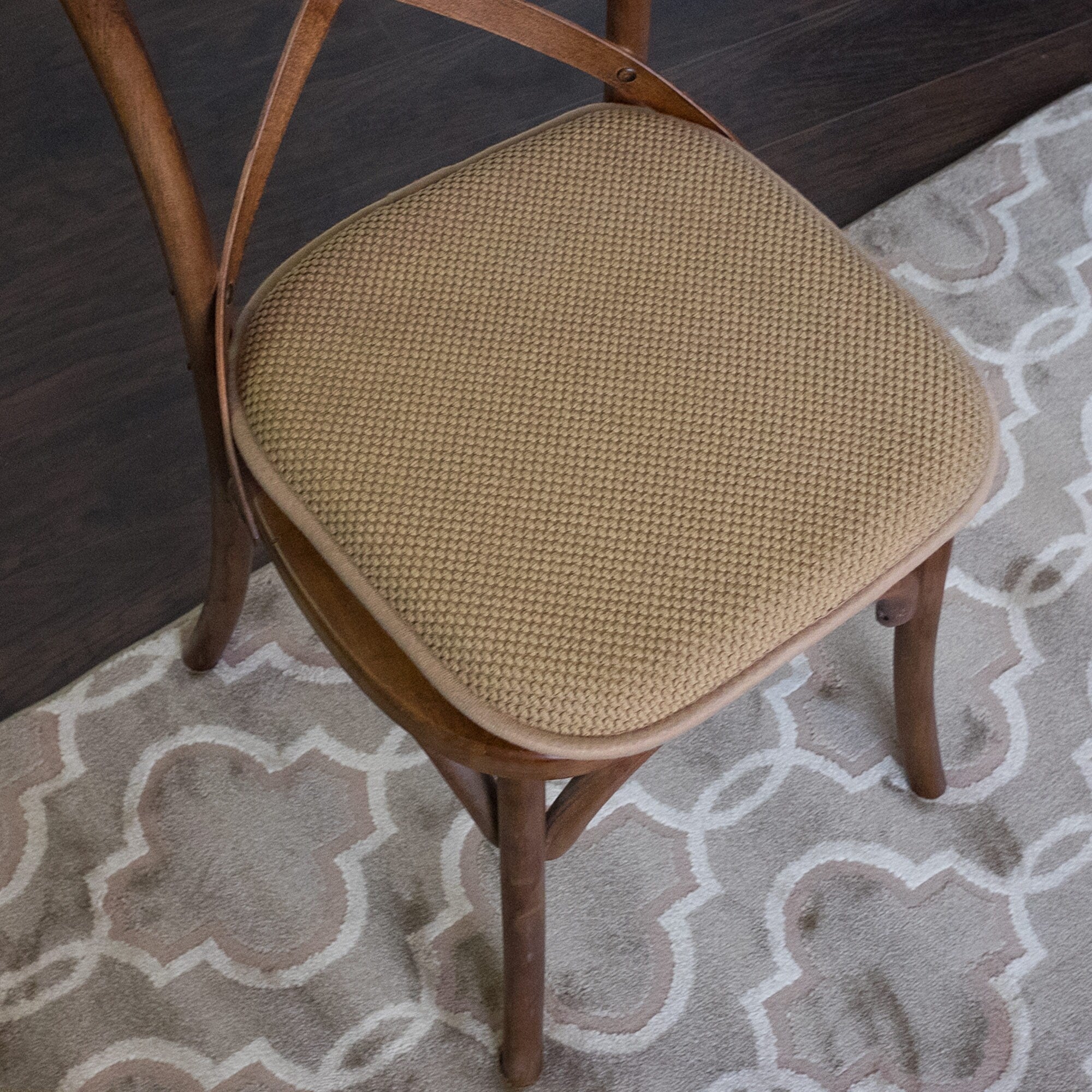 Coussins de siège carrés antidérapants en mousse à mémoire de forme de 16 po (2 ou 4) - 16 x 16