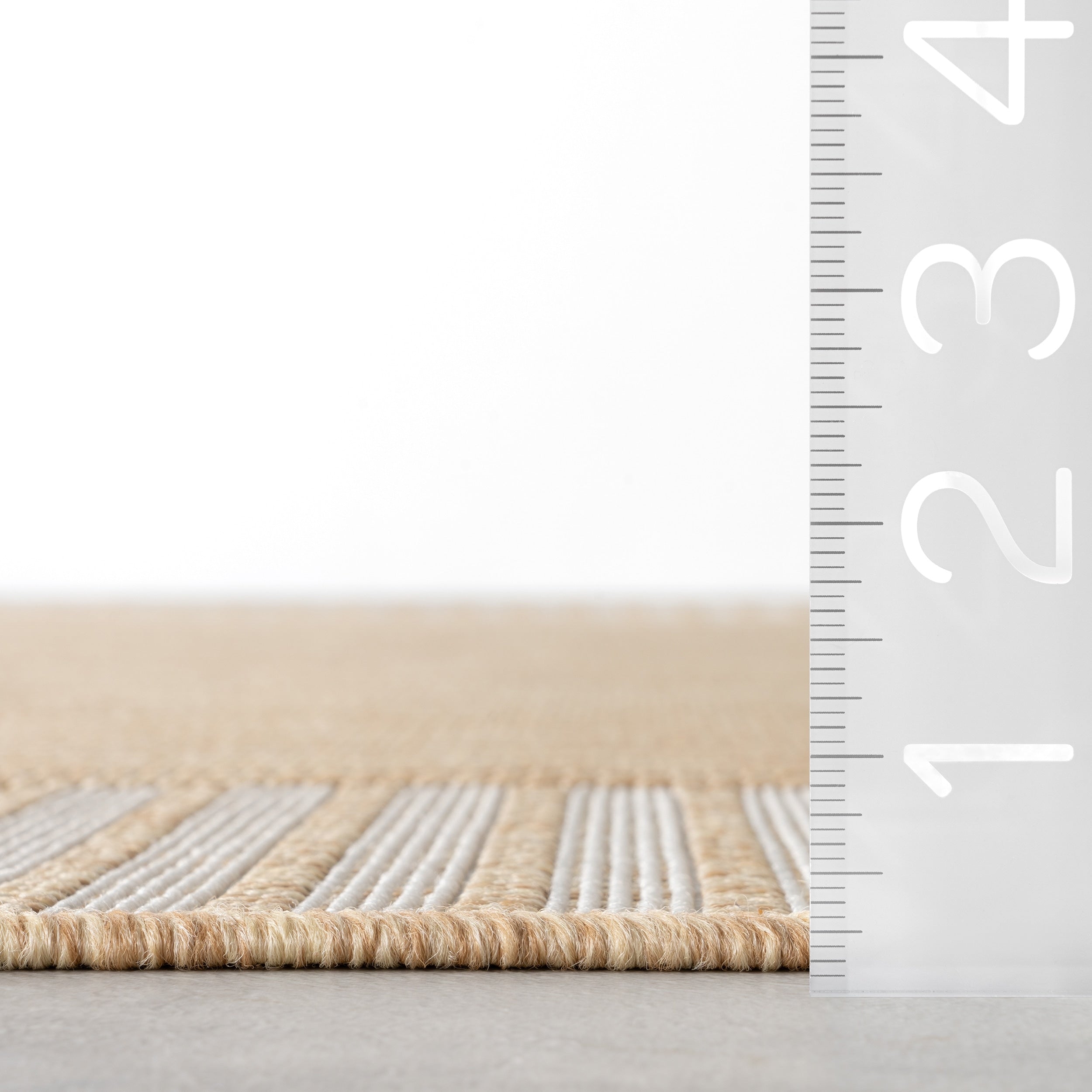 Tapis d'intérieur/extérieur classique à bordures Nuloom Leah