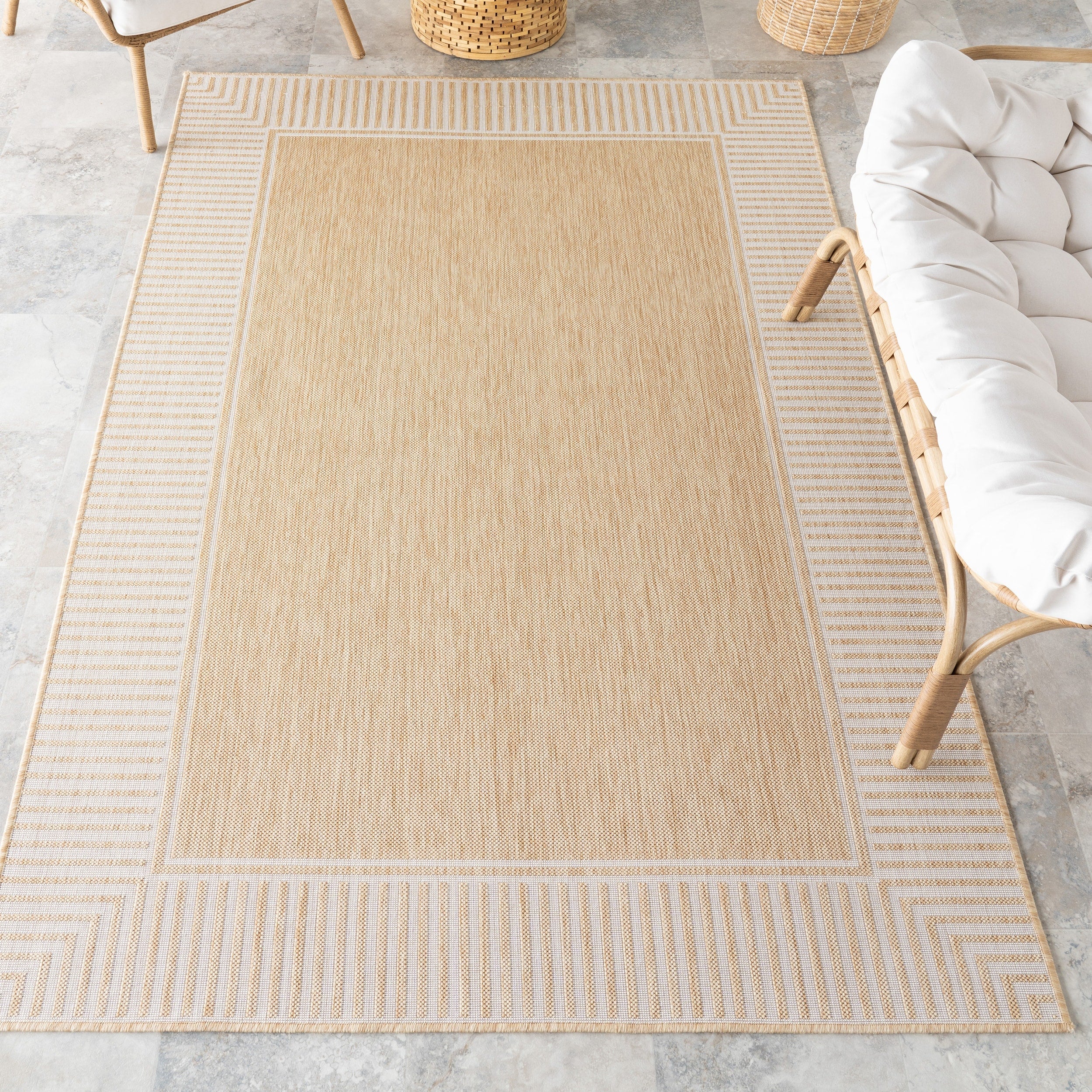 Tapis d'intérieur/extérieur classique à bordures Nuloom Leah