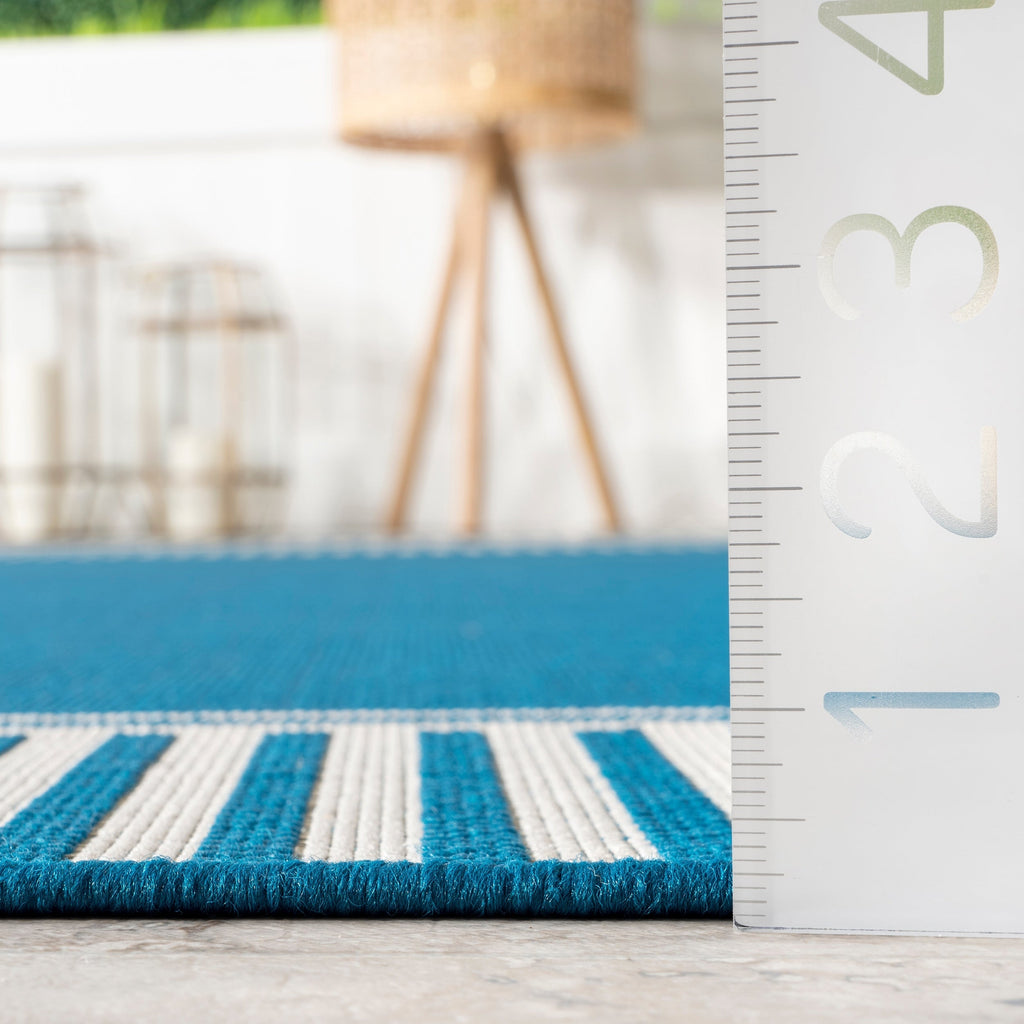 Tapis d'intérieur/extérieur classique à bordures Nuloom Leah