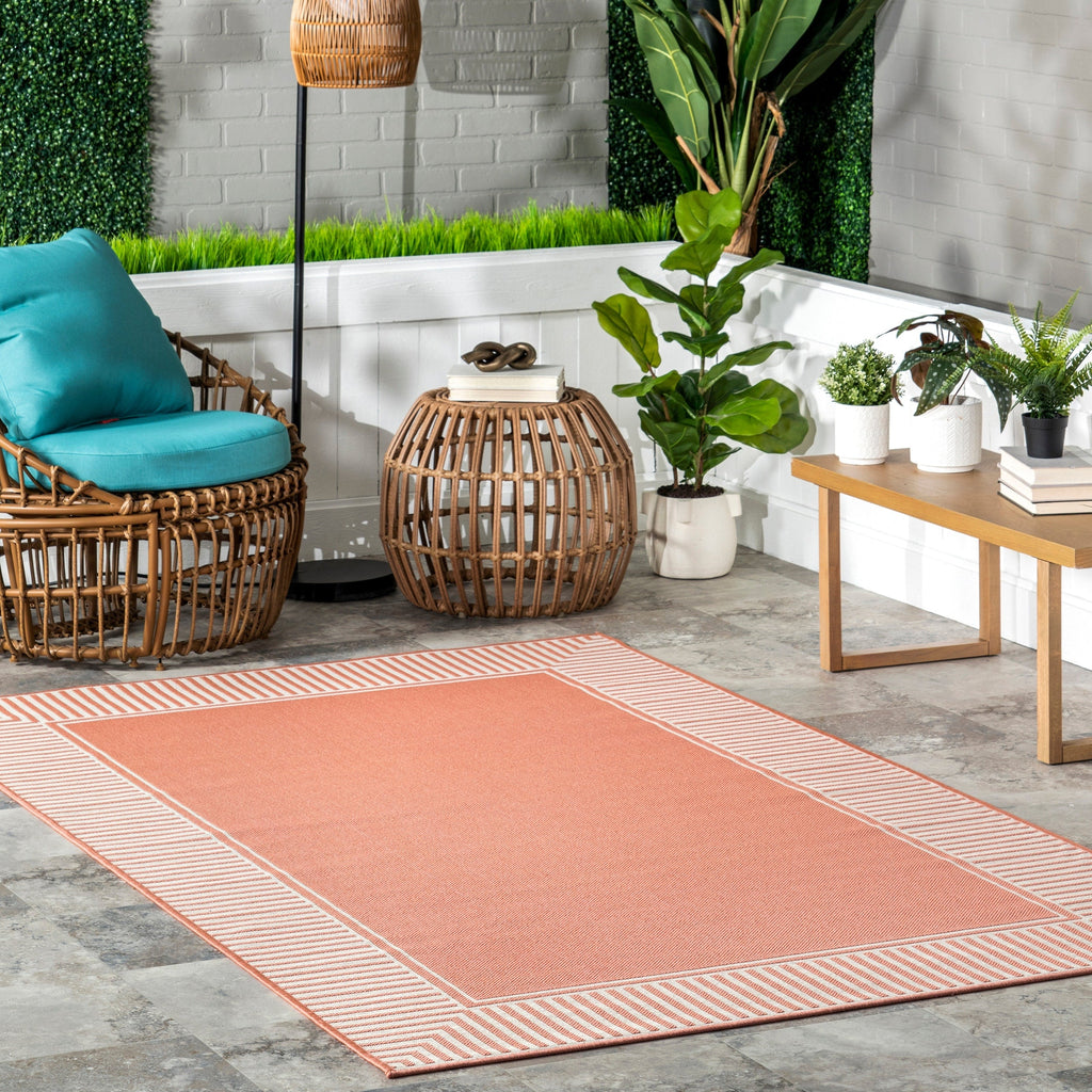 Tapis d'intérieur/extérieur classique à bordures Nuloom Leah