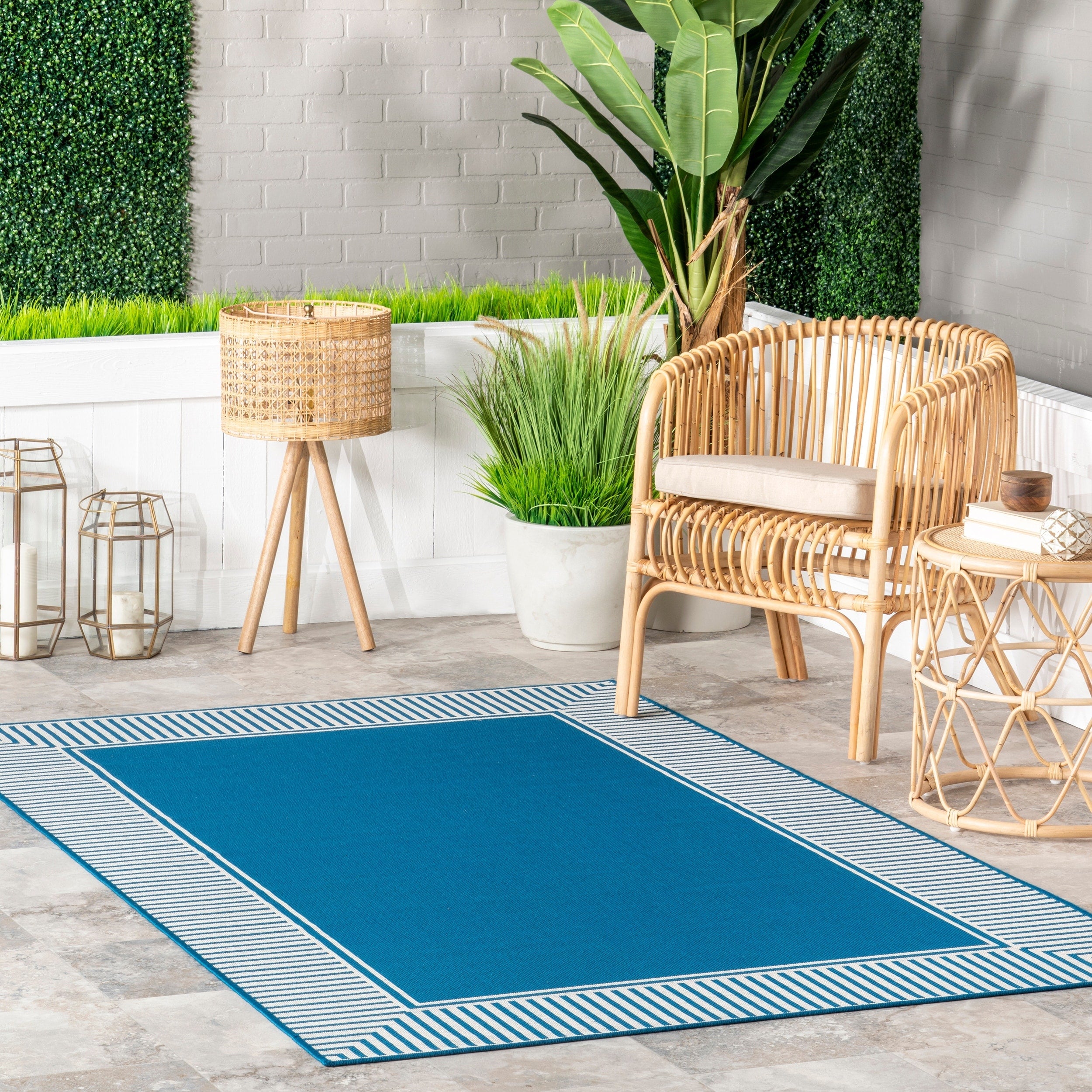 Tapis d'intérieur/extérieur classique à bordures Nuloom Leah