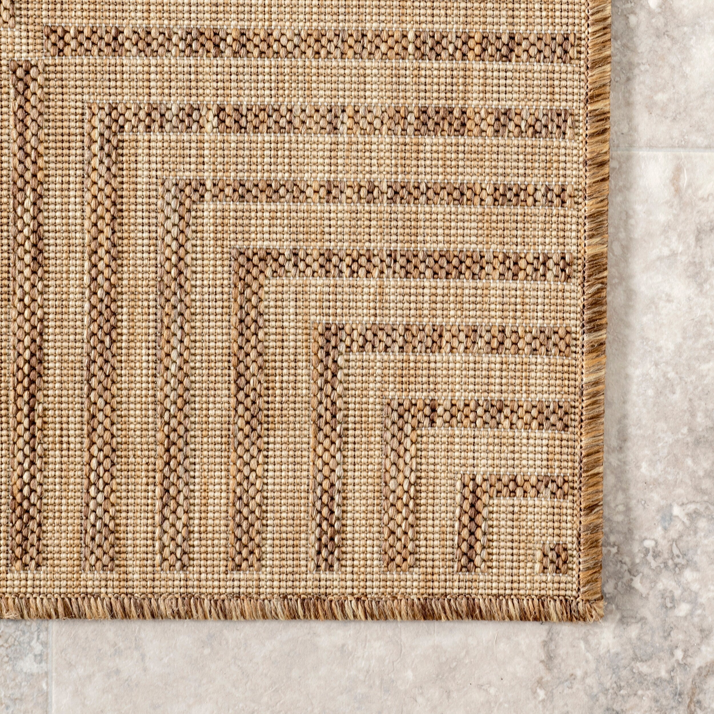 Tapis d'intérieur/extérieur classique à bordures Nuloom Leah