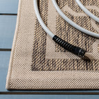 Tapis de jardin imperméable pour intérieur/extérieur SAFAVIEH Courtyard Gulsin
