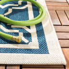 Tapis de jardin imperméable pour intérieur/extérieur SAFAVIEH Courtyard Gulsin