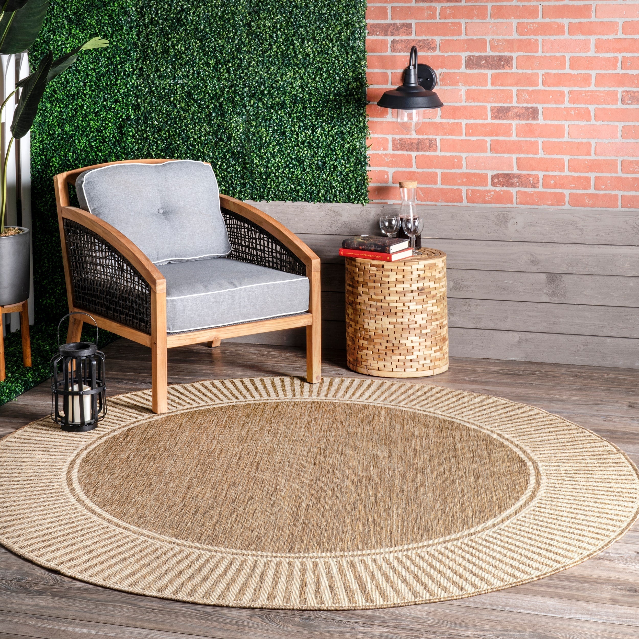 Tapis d'intérieur/extérieur classique à bordures Nuloom Leah